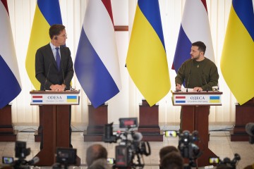 Нідерланди нададуть Україні ракети для систем Patriot і допоможуть в отриманні патрульних суден для безпеки експортного коридору в Чорному морі – результати переговорів Володимира Зеленського та Марка Рютте в Одесі