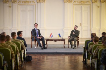 Перемога – це шлях України до НАТО – Володимир Зеленський під час спілкування з курсантами та викладачами військових вишів в Одесі