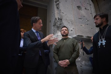 Володимир Зеленський і Марк Рютте оглянули постраждалий від російських обстрілів Спасо-Преображенський собор Одеси