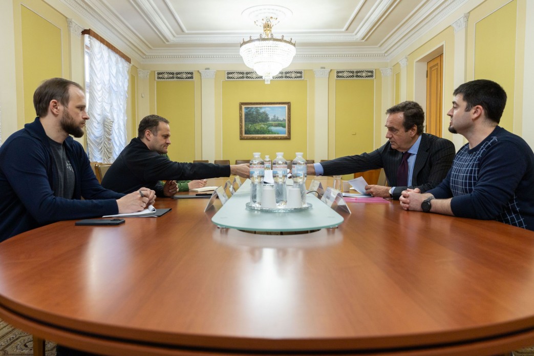 Oleksiy Kuleba meets with Head of EIB office in Ukraine  Official website  of the President of Ukraine