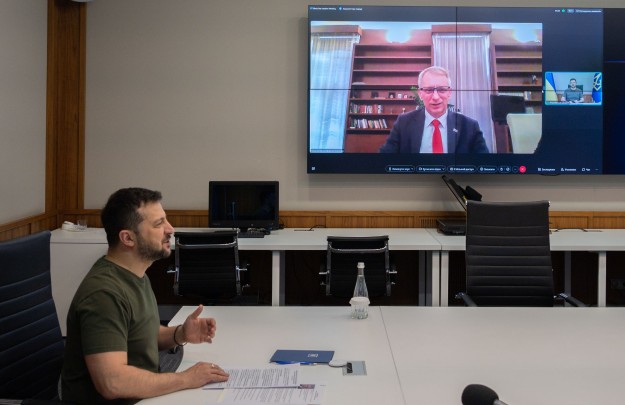 Президент Украины провел телефонный разговор с Премьер-министром Болгарии