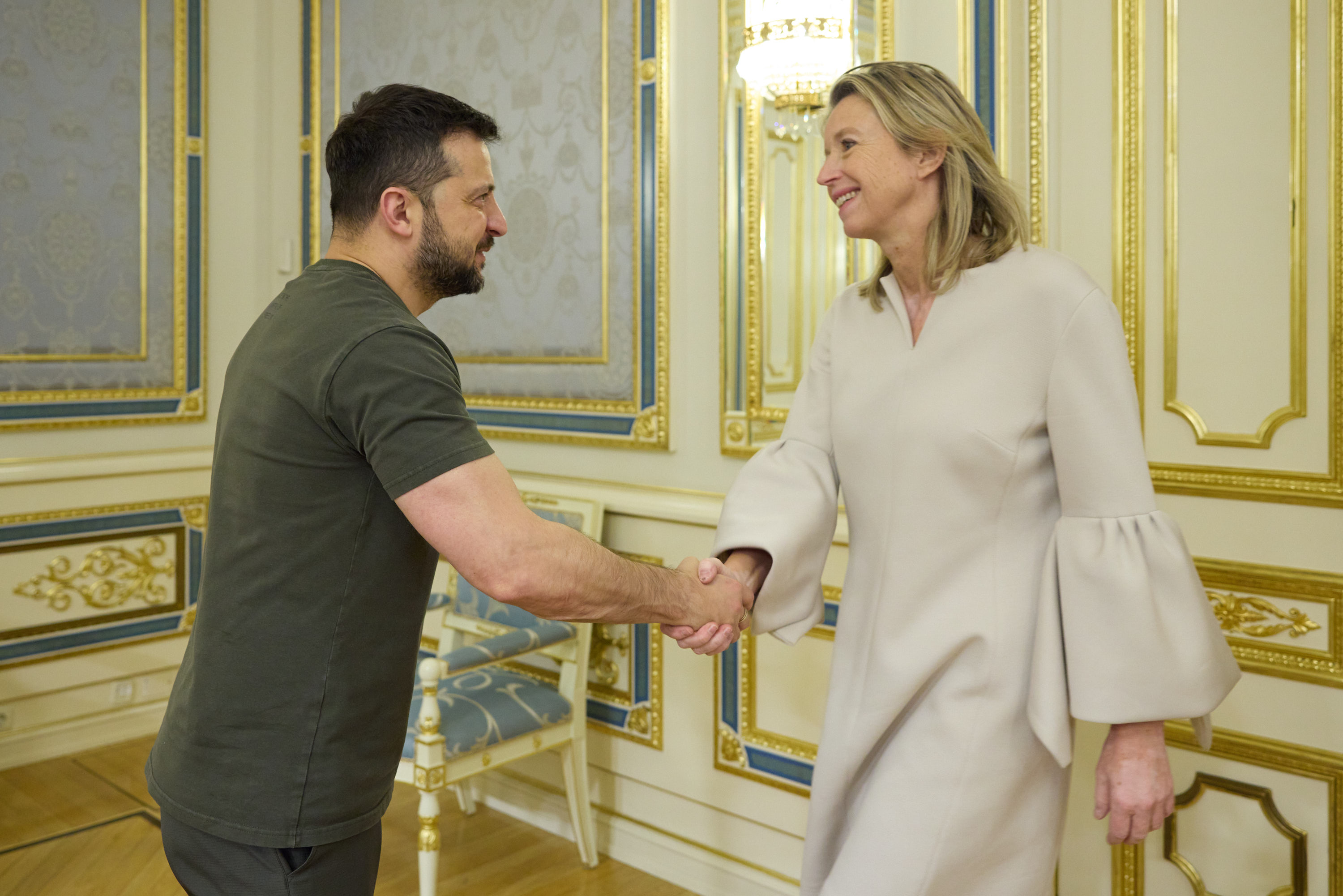 The Head of State meets with the Minister of Defence of the Netherlands