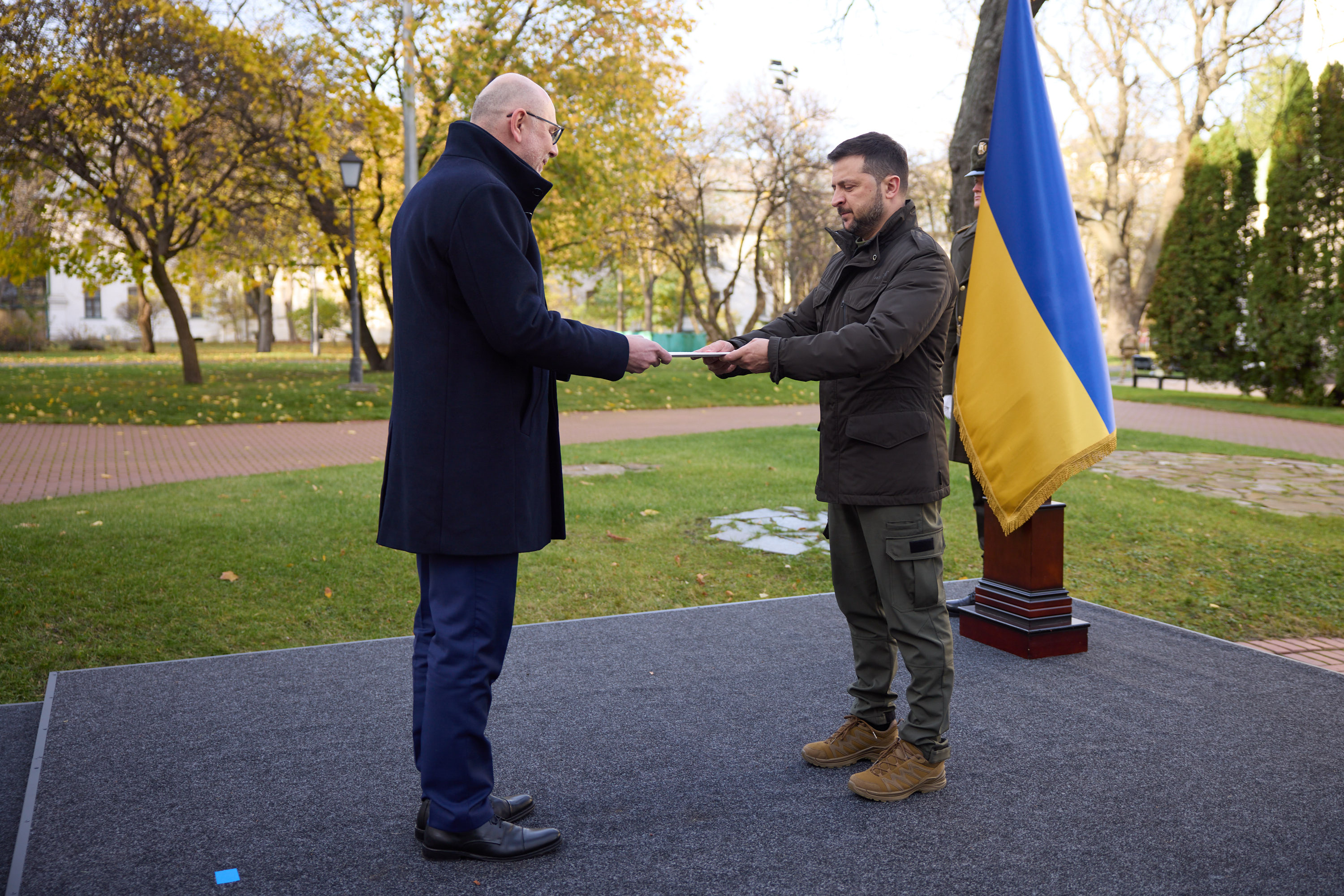 Вручення вірчих грамот Президенту України надзвичайними і повноважними ...