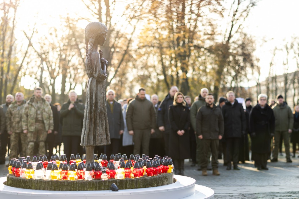 Президент України Володимир Зеленський і його дружина Олена взяли участь у заходах до 90-х роковин Голодомору 1932-1933 років – геноциду українського народу, 25 листопада 2023 року.