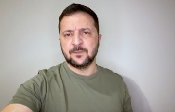 Нельзя быть в стороне от защиты, и слава всем нашим людям, которые это понимают, – обращение Президента Украины