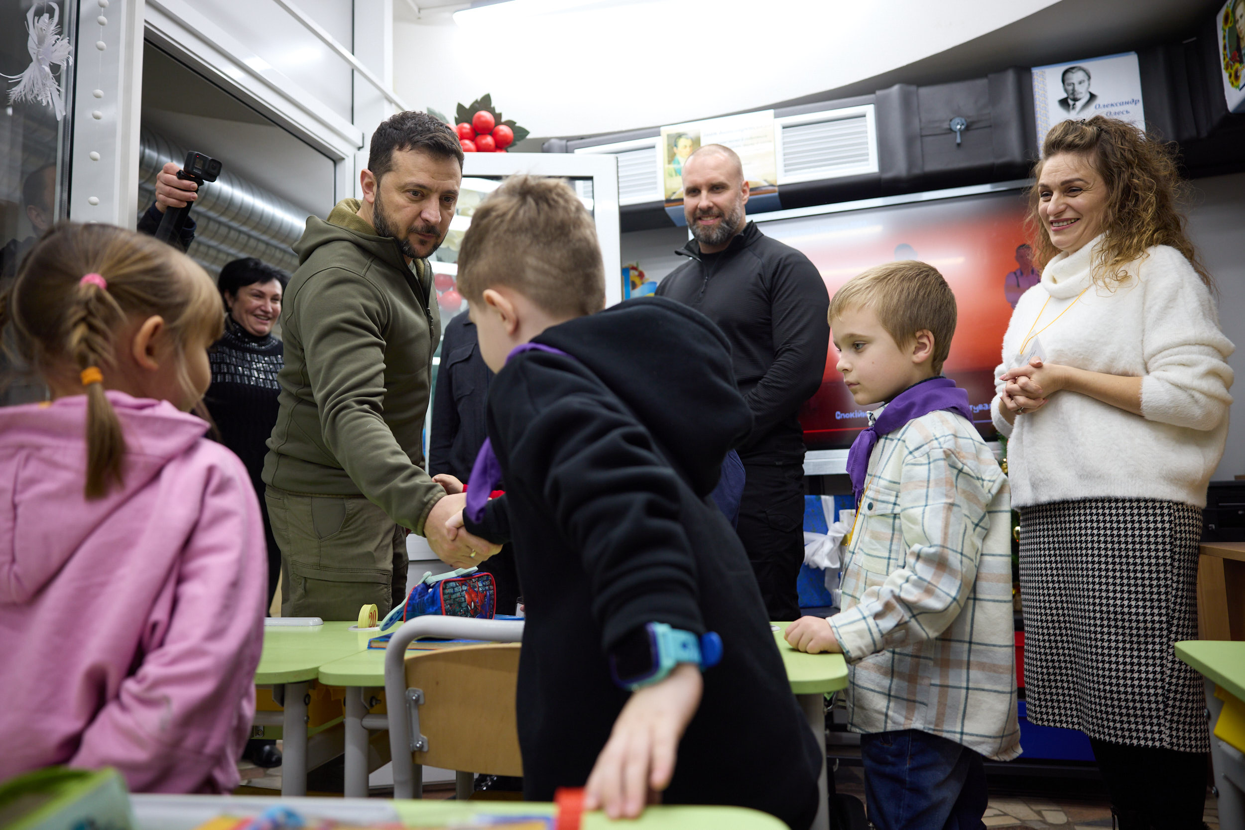 Зеленский пришел в школу в Харькове