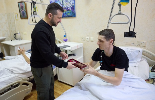 On Ukraine's Armed Forces Day, Volodymyr Zelenskyy visited Ukrainian defenders in hospital
