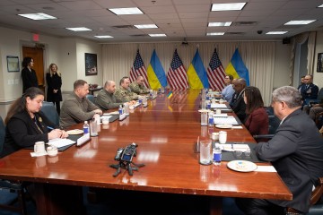 Керівник Офісу Президента зустрівся з міністром оборони США