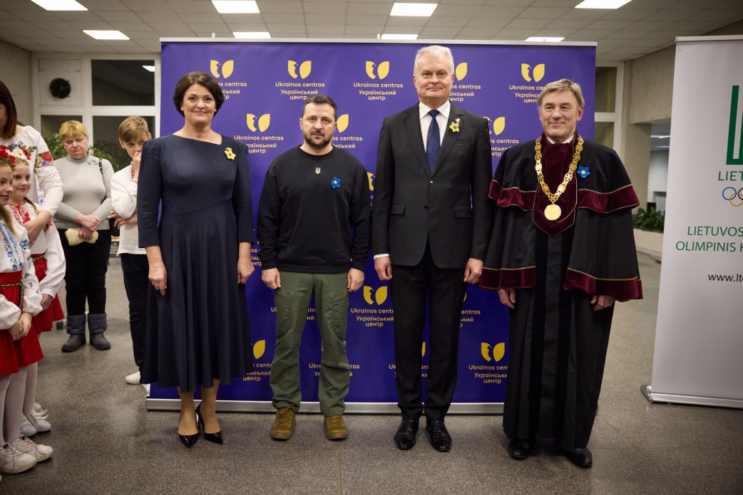 Володимир Зеленський і Гітанас Наусєда відвідали Український центр у Вільнюсі та зустрілися з українською громадою