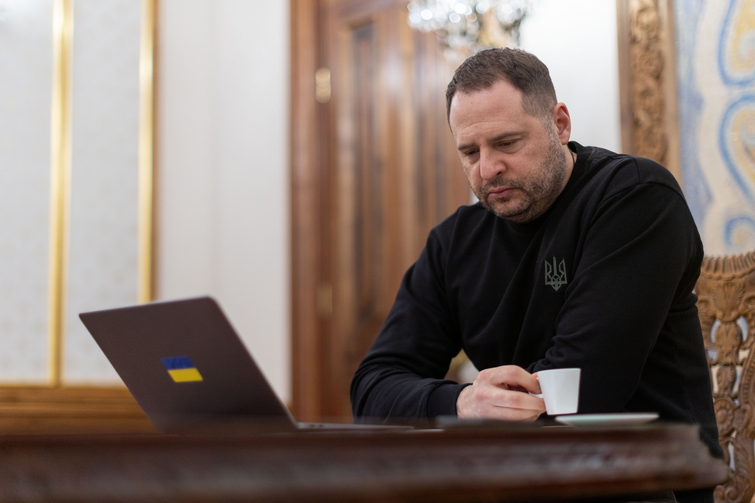 Андрій Єрмак обговорив з міністром закордонних справ Угорщини ...