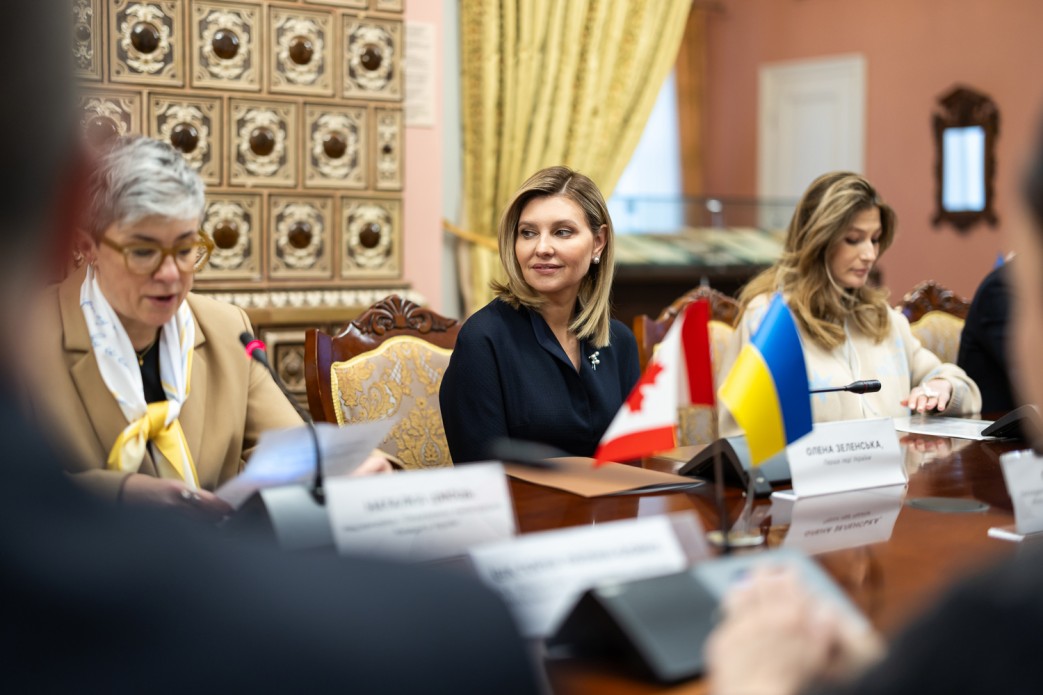 Українські книжкові полички в межах проєкту Олени Зеленської поповнилися «Історією України-Руси» Михайла Грушевського