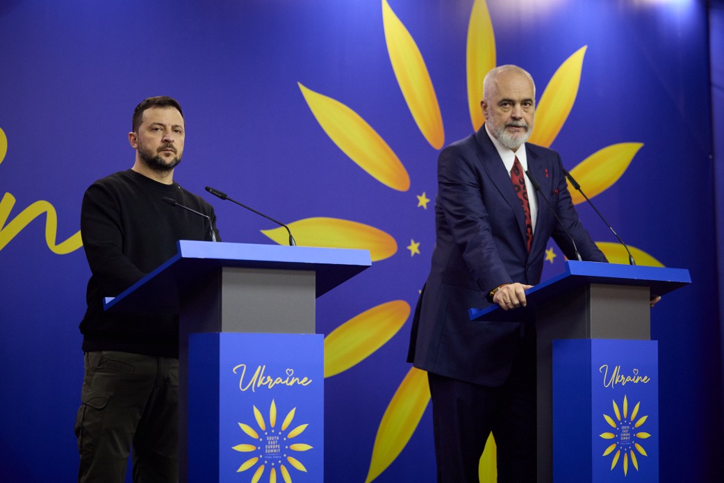 Всі у Європі мають бути готові захищати свій суверенітет, і Україна пропонує спільну роботу, копродукцію у сфері оборони – Президент за результатами саміту «Україна – Південно-Східна Європа» в Тирані