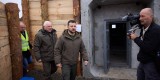 Під час робочої поїздки до Сумської області Президент України Володимир Зеленський ознайомився з перебігом будівництва фортифікаційних споруд біля міста Суми, 27 березня 2024 року. 