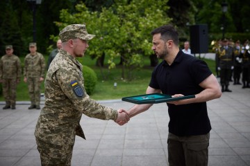 Завжди саме від воїнів-піхотинців найбільше залежить, чия буде земля – Президент у День піхоти привітав захисників, які є основою українського війська