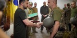 Президент Володимир Зеленський зустрівся з українськими захисниками на Покровському напрямку, 26 червня 2024 року.