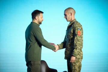 У День молоді Президент зустрівся з учасниками Українського молодіжного форуму та відзначив їх державними нагородами