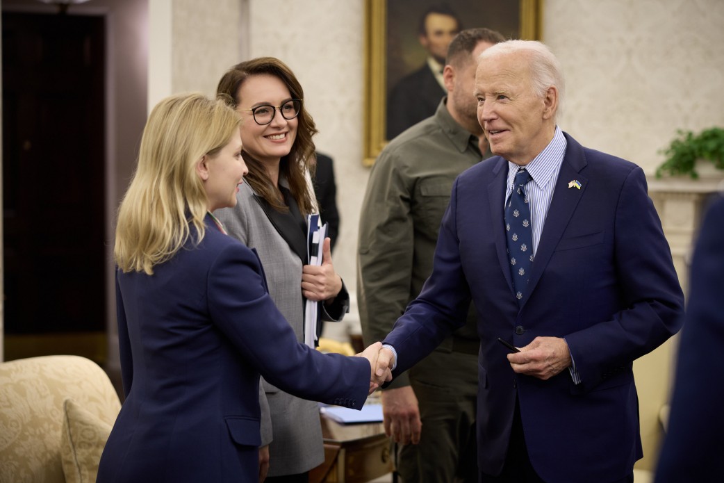 Володимир Зеленський представив План перемоги Камалі Гарріс Володимир Зеленський представив План перемоги Камалі Гарріс