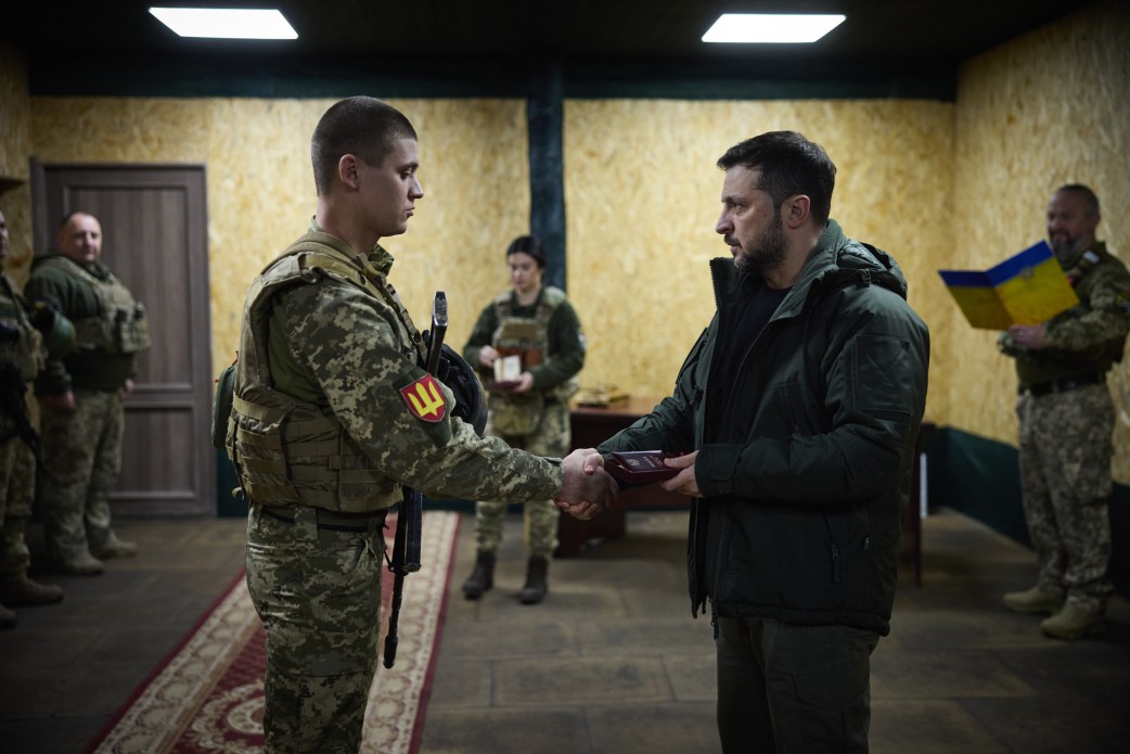 Володимир Зеленський зустрівся з оборонцями Куп&rsquo;янська