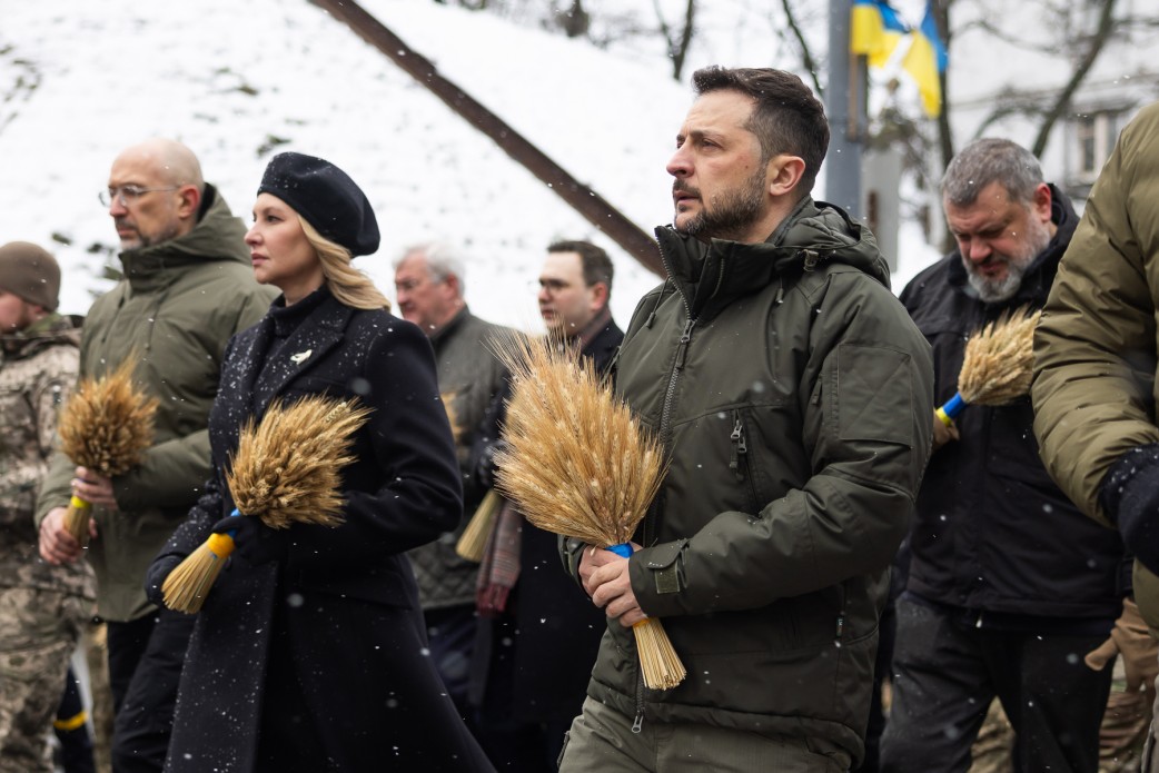 Президент Володимир Зеленський і перша леді Олена Зеленська вшанували пам’ять жертв голодоморів в Україні, 23 листопада 2024 року.