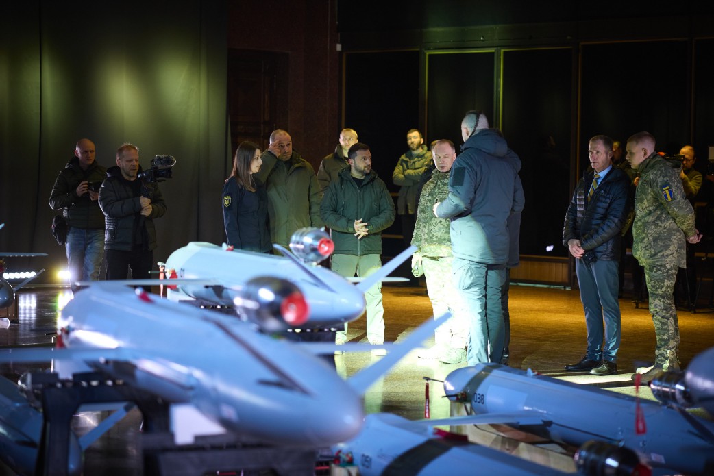L'Ukraine a commencé la production de masse de la «l'enfer» du drone. Aujourd'hu...