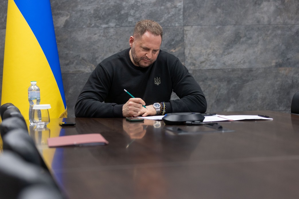 Андрій Єрмак поспілкувався з колишнім в’язнем Бершадського гетто Романом Шварцманом