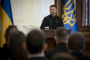Президент Володимир Зеленський зустрівся з працівниками та працівницями оборонно-промислового комплексу України та відзначив їх державними нагородами, 16 квітня 2025 року.