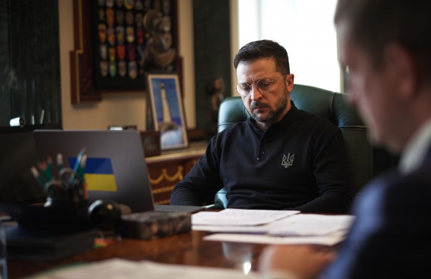 Володимир Зеленський провів телефонну розмову з Кіром Стармером 