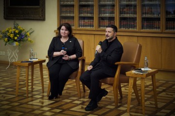 Postwar Development and the Need for Sustained Support for Ukraine: Volodymyr Zelenskyy Meets with Charles University Students