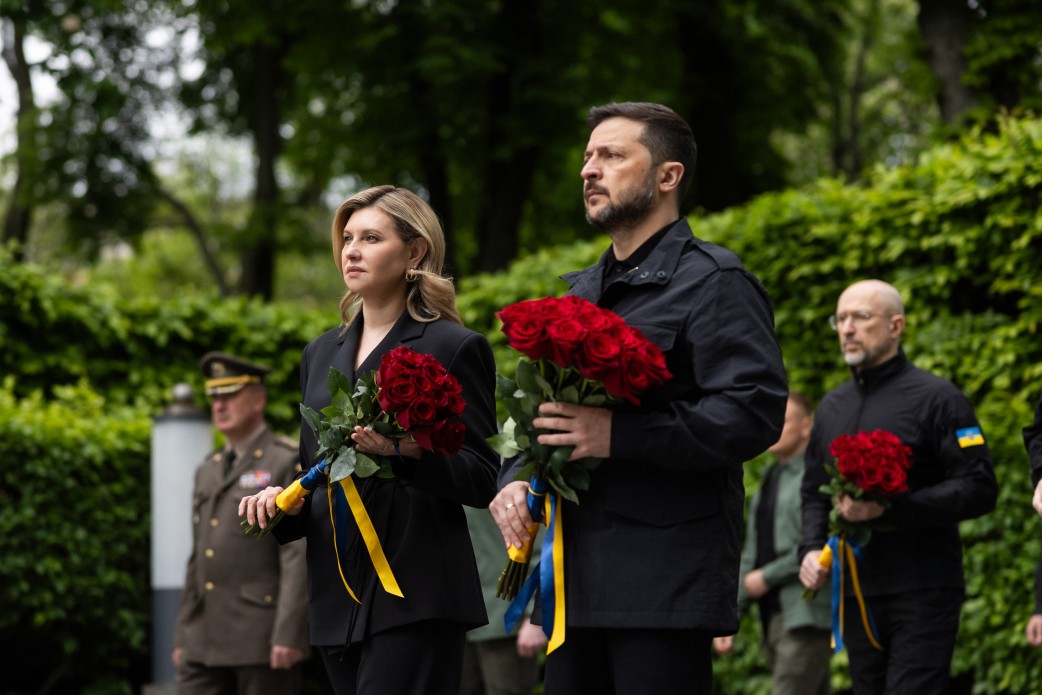 Президент і перша леді вшанували пам’ять загиблих у Другій світовій війні