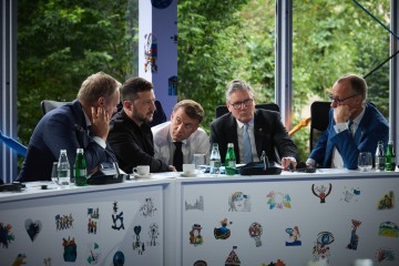 Leaders of Ukraine, France, the United Kingdom, Germany, and Poland Hold a Phone Call with U.S. President Donald Trump  