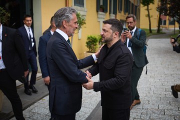 Volodymyr Zelenskyy and Dick Schoof Discuss Continued Military Support for Ukraine