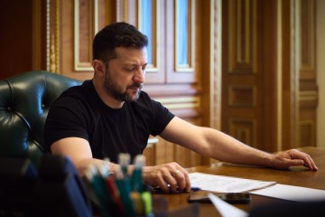 President of Ukraine and Prime Minister of Greece Discuss Increased Pressure on Russia