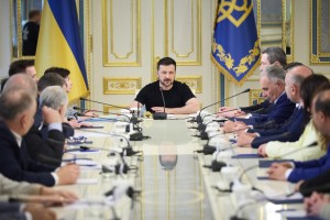 Президент Володимир Зеленський зустрівся з представниками національних меншин і корінних народів України, 22 травня 2025 року.
