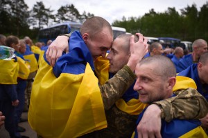 Україна повернула з полону ще 307 своїх воїнів у межах великого обміну, 24 травня 2025 року.