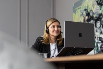 Olena Zelenska Became the Guest of the Final Episode of “In Simple Terms” Podcast on Mental Health During Wartime
