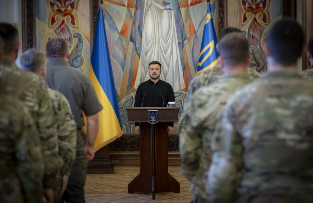 Volodymyr Zelenskyy Thanks SSU Warriors for Operation “Spiderweb” and Presents Them With State Awards