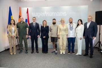 Олена Зеленська взяла участь у відкритті регіонального центру Superhumans у Дніпрі