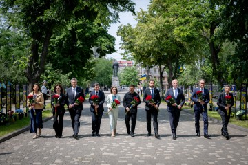 Volodymyr Zelenskyy and Participants of the Ukraine–Southeast Europe Summit Honored the Memory of Fallen Warriors in Odesa