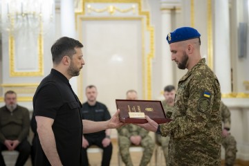 Президент відзначив воїнів найвищими державними нагородами