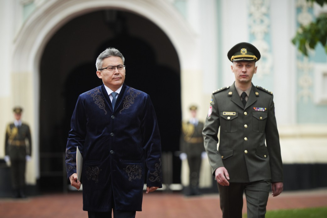 Володимир Зеленський прийняв вірчі грамоти від послів Казахстану та Австрії