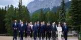 Президент України Володимир Зеленський з учасниками саміту G7 у Канаді, 17 липня 2025 року.