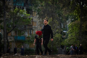 Президент ушанував пам’ять загиблих від російського обстрілу Києва
