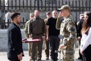 З нагоди Дня Національної поліції України Президент Володимир Зеленський зустрівся з поліцейськими та відзначив їх державними нагородами, 4 липня 2025 року.