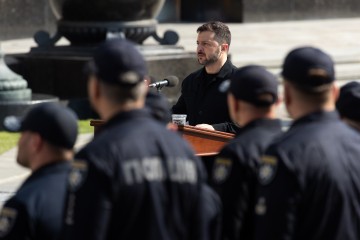 The President Presents State Awards to Police Officers