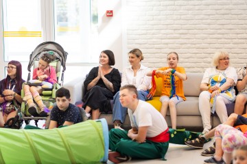 Olena Zelenska Visits Inclusive Summer “Cosmocamp,” Held for the First Time With Support From Her Foundation