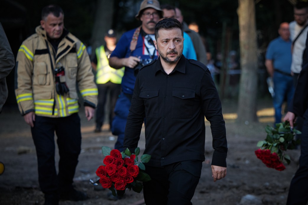 President Honors the Memory of Those Killed at the Site of the Russian Strike in Kyiv