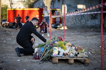 President Honors the Memory of Those Killed at the Site of the Russian Strike on a Nine-Story Residential Building in Kyiv