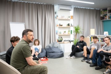 Volodymyr Zelenskyy Met with Kharkiv School and University Students at a Local Youth Hub