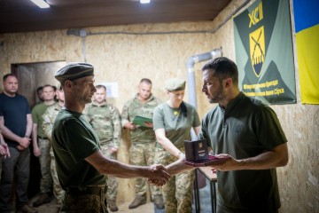 Volodymyr Zelenskyy Met with Warriors of the 92nd Separate Assault Brigade Named After Kish Otaman Ivan Sirko and Presented State Awards