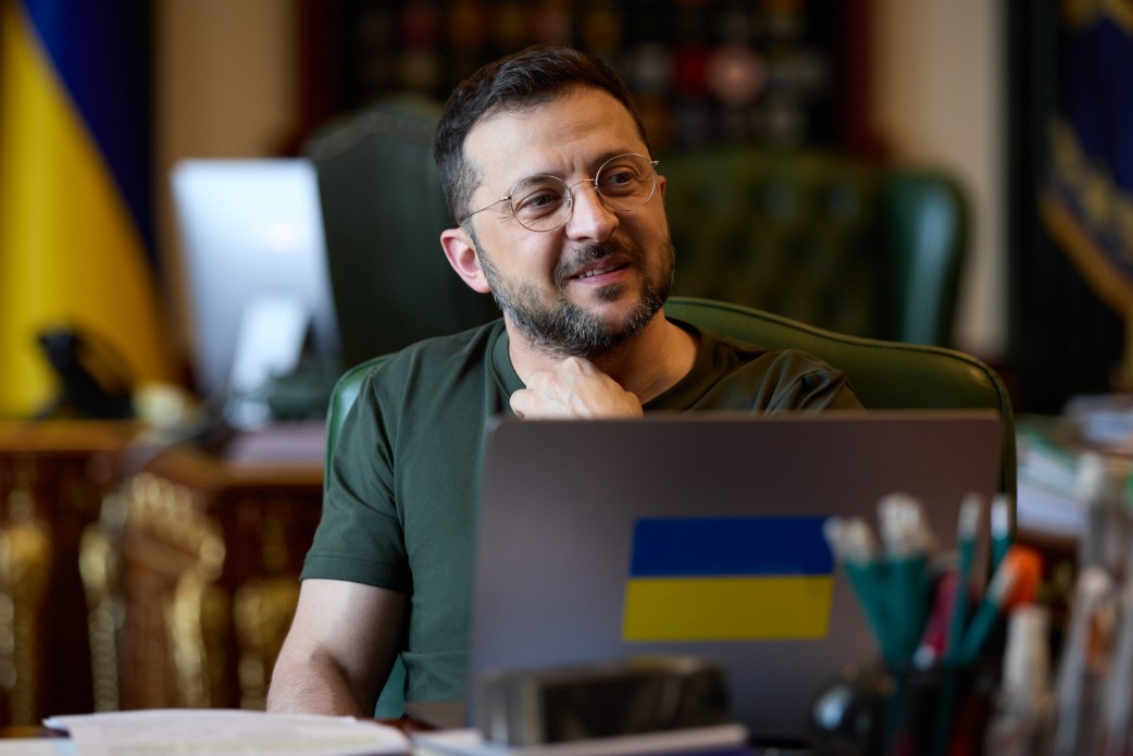 Prezident Ukrajiny Volodymyr Zelsky má telefonní rozhovor s premiérem Řecka Kiri...
